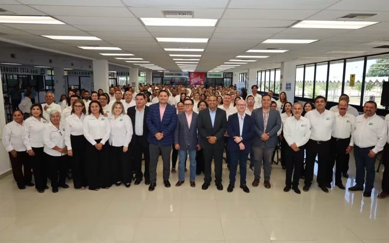 Asume Armando Castro rectoría de la UTRCC