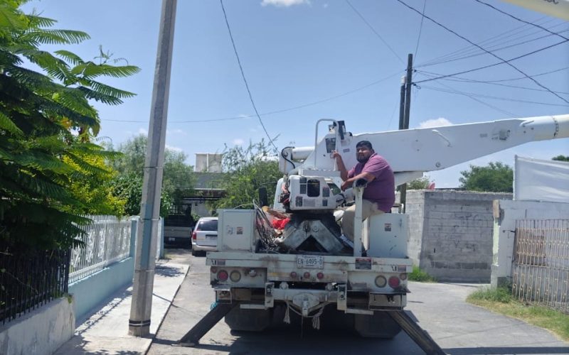 Realizan mantenimiento de luminarias en San Buena