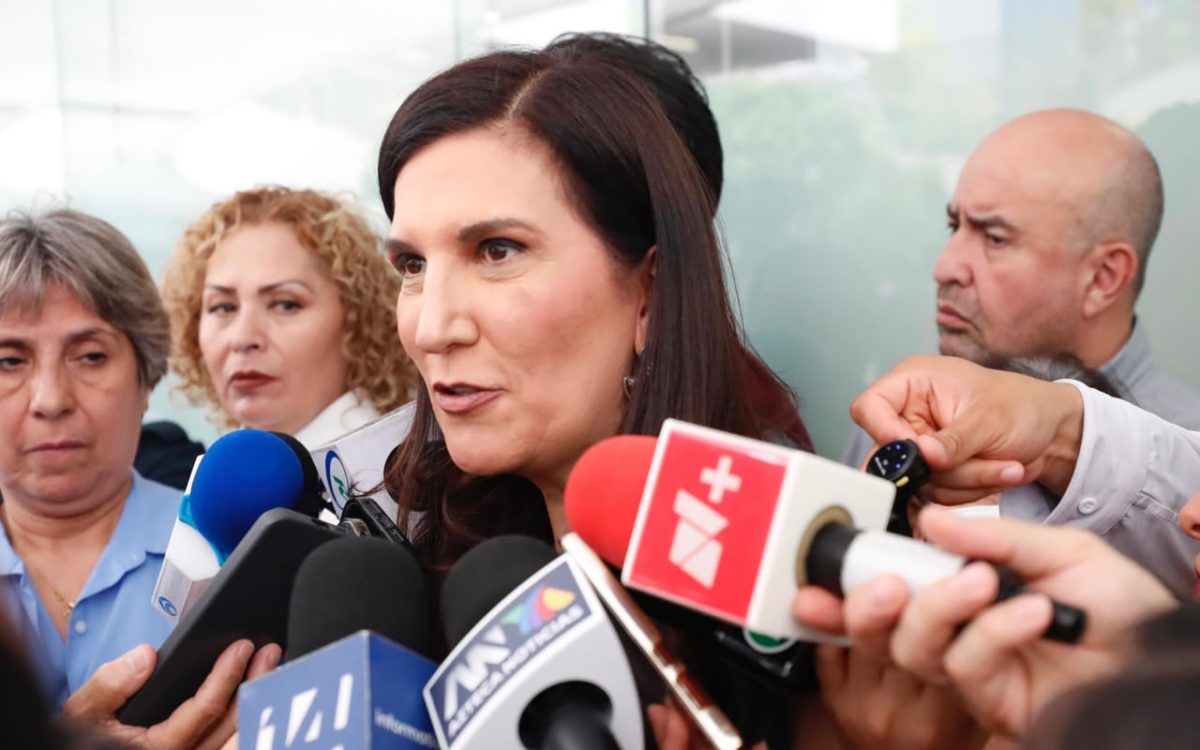 Lo que les sirve a los ciudadanos es tener un periodismo fuerte, libre y objetivo: Kenia López Rabadán