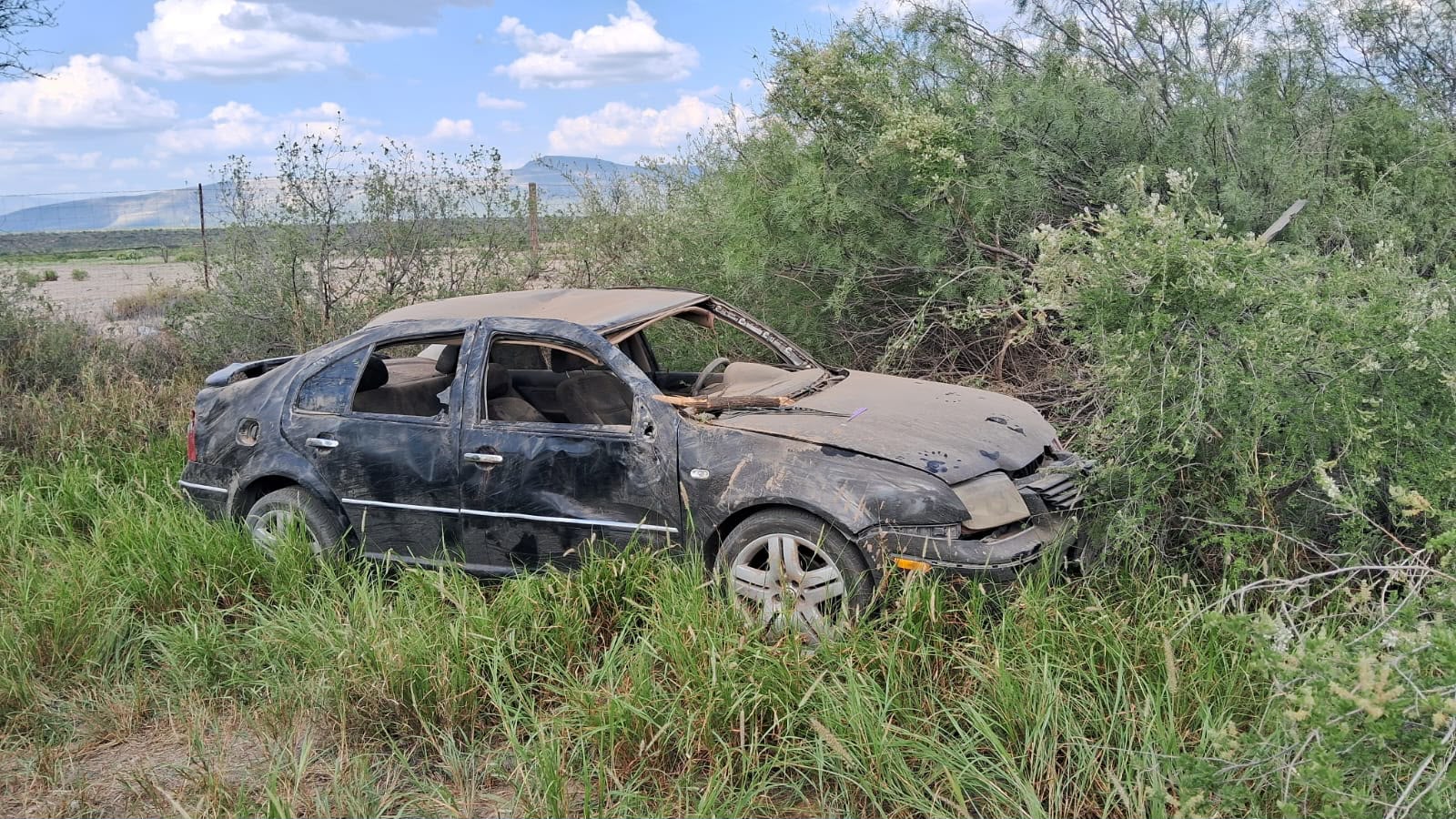 Vuelca familia en carretera 5 heridos, una de gravedad 