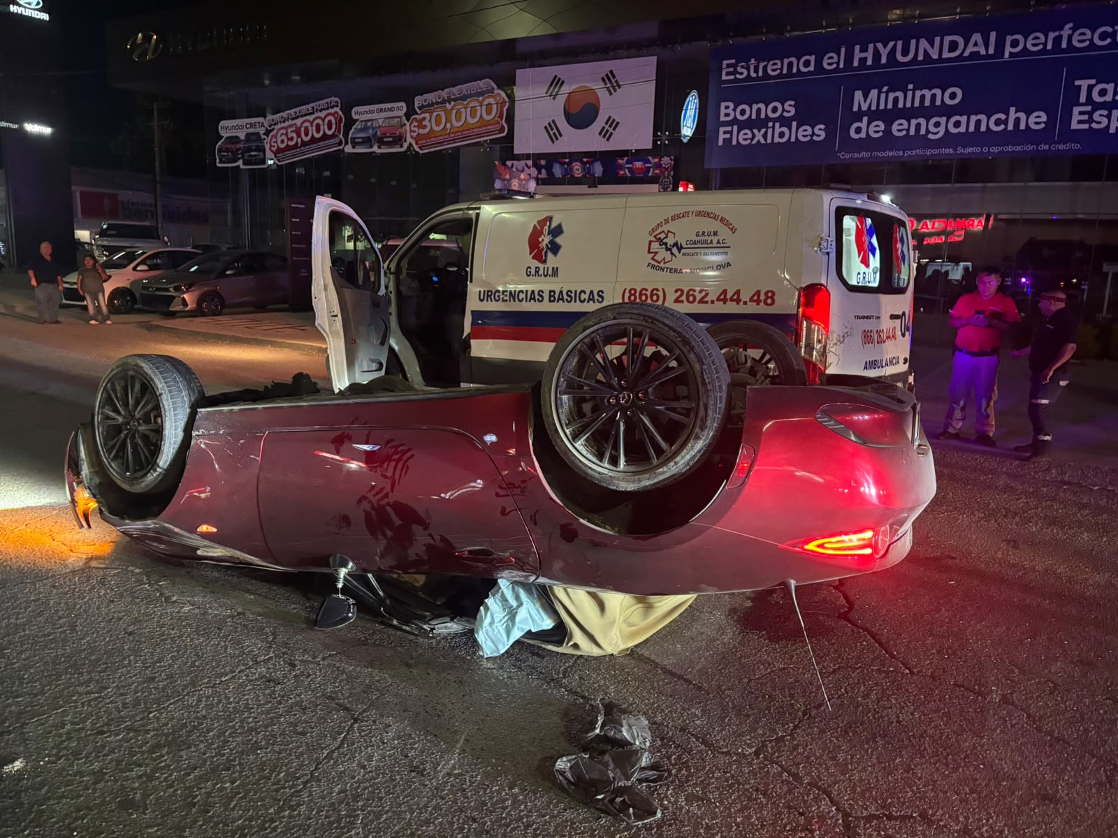 Destrozan su convertible en Bulevar Harol R Pape