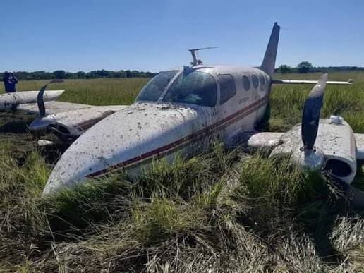 Aterriza de emergencia una avioneta en Acuña