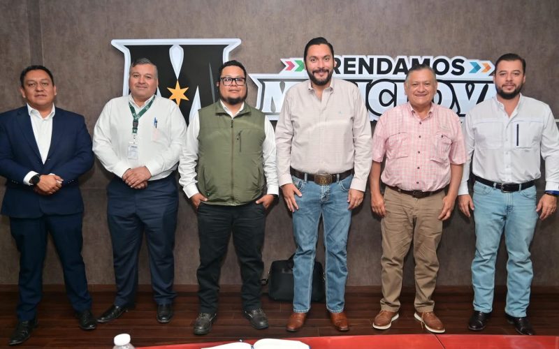 Fortalece Carlos Villarreal coordinación con la CFE