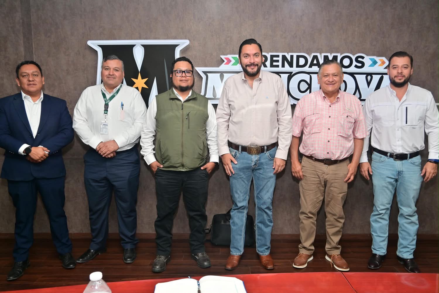 Fortalece Carlos Villarreal coordinación con la CFE