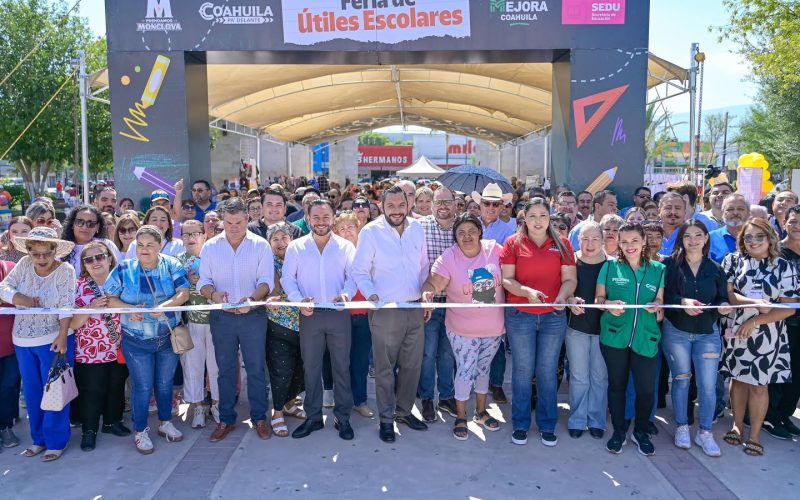 Impulsa Carlos ahorro con Feria de Útiles Escolares