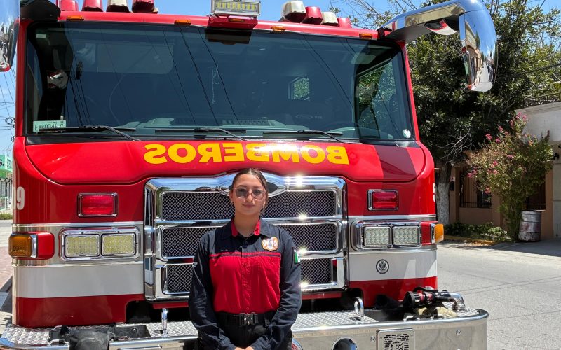 Celina Daniela, única mujer en Bomberos de Frontera