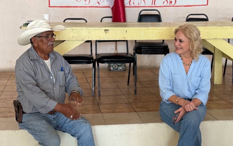 Sostiene Laura Jiménez reunión con jubilados