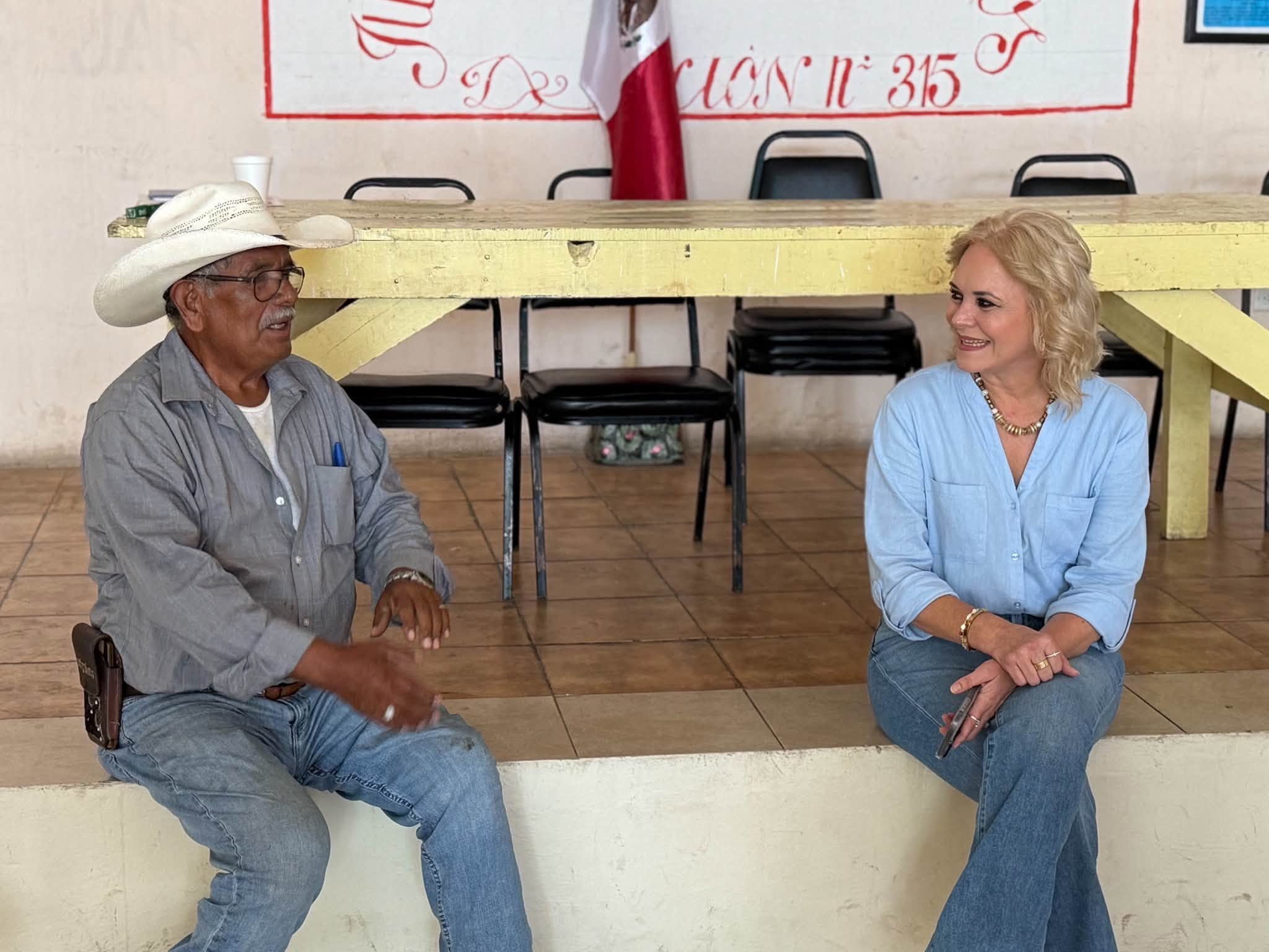 Sostiene Laura Jiménez reunión con jubilados