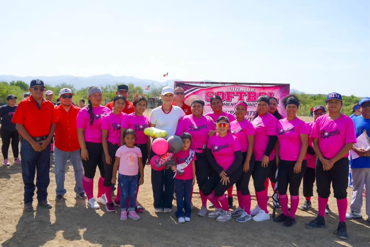 Inauguran liga femenil de softbol en Múzquiz