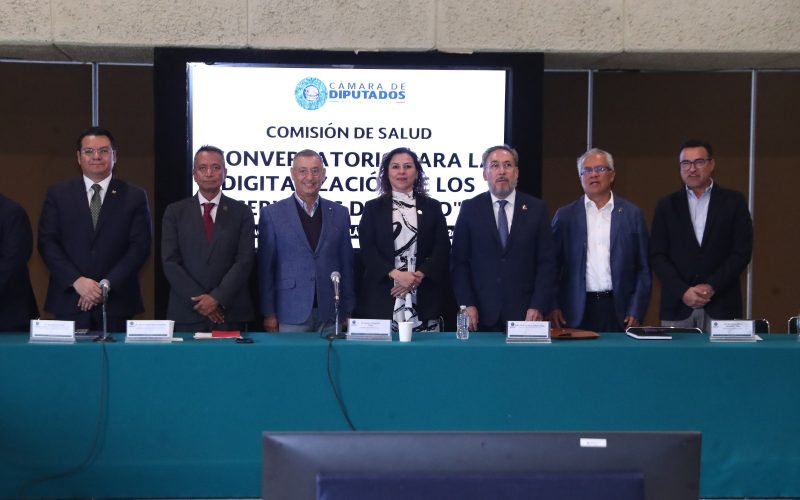 Organizan en la Cámara de Diputados conversatorio para la digitalización de los servicios de salud