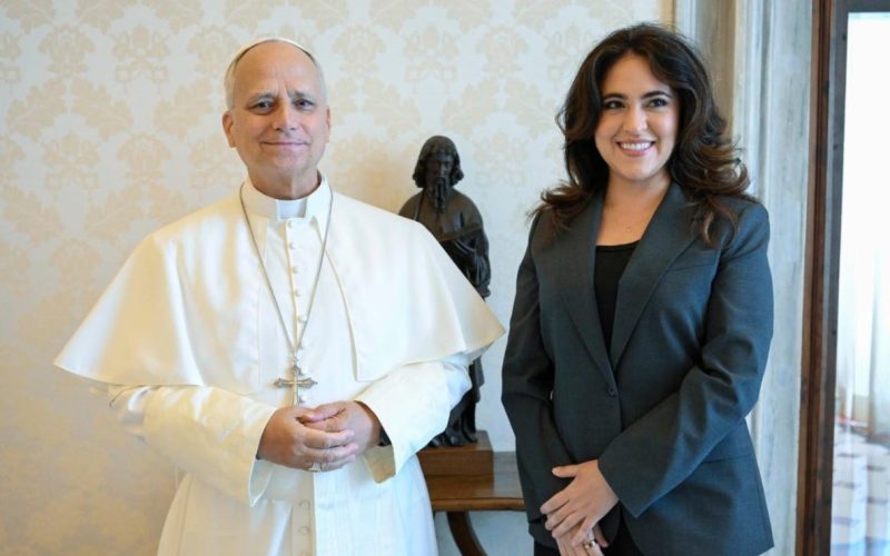 Papa León XIV sostiene reunión con la mexicana María Montserrat Alvarado