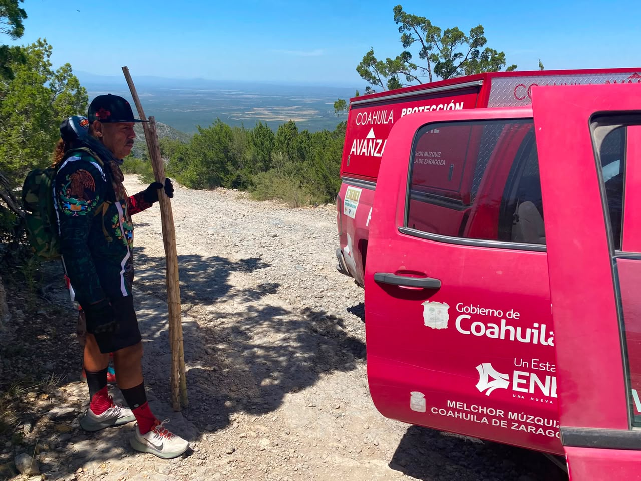 Protección Civil Municipal atiende reporte de senderista lesionado en la Sierra de Santa Rosa