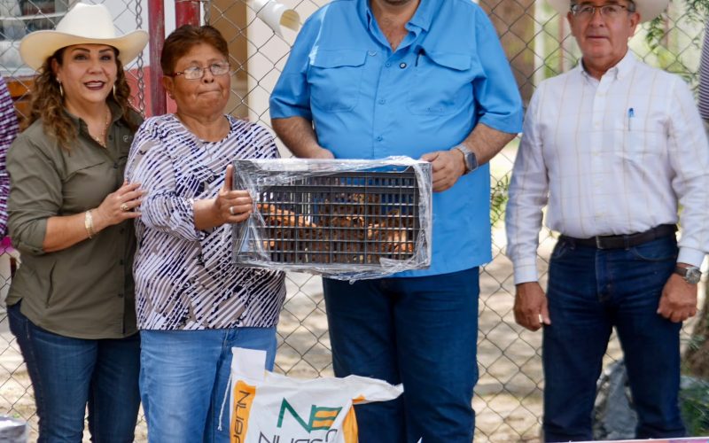 Supera Ramos las 31 mil aves entregadas en zonas rurales