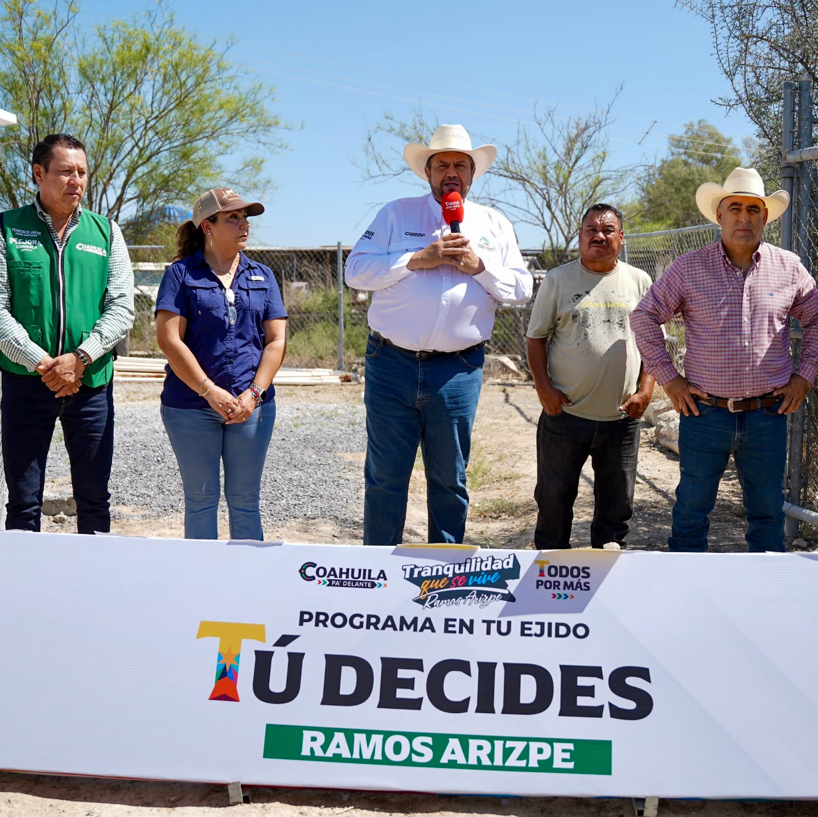 Entrega Tomás Gutiérrez nuevo equipamiento de pozo de agua