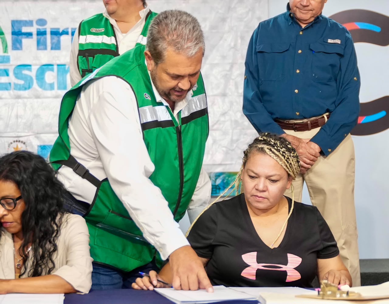 Avanza certeza jurídica para familias de Urbivilla del Real