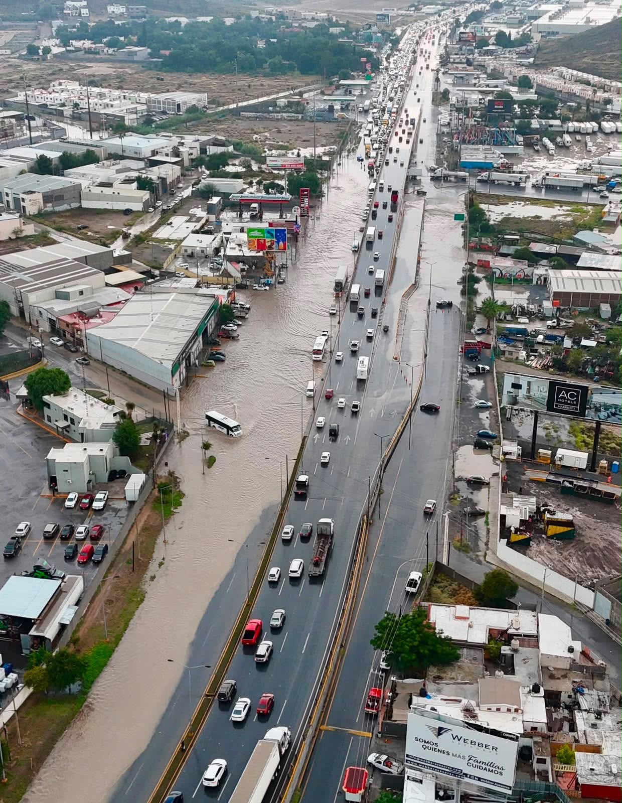Sorprende tromba a Ramos con inundaciones y caos vial