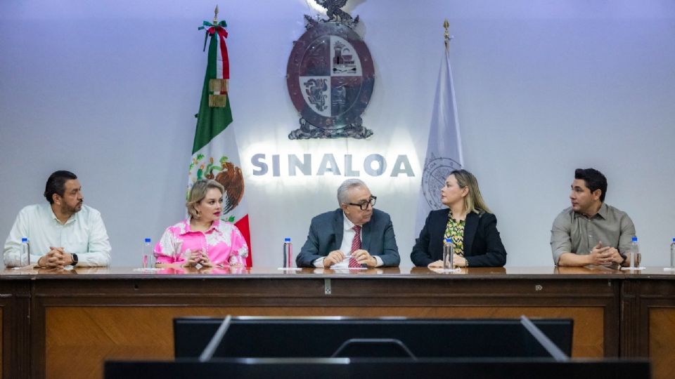 Rocha Moya tiene su primera reunión