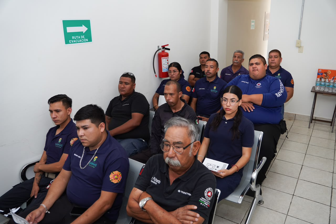 Capacitan en auxilios psicológicos a bomberos