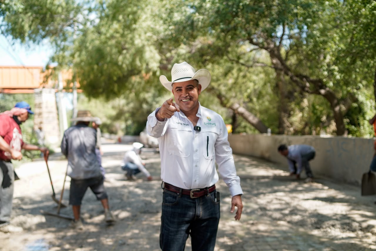 Supervisa Chano Díaz colado con concreto