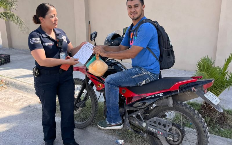 Mantiene Chano Díaz campaña informativa para motociclistas