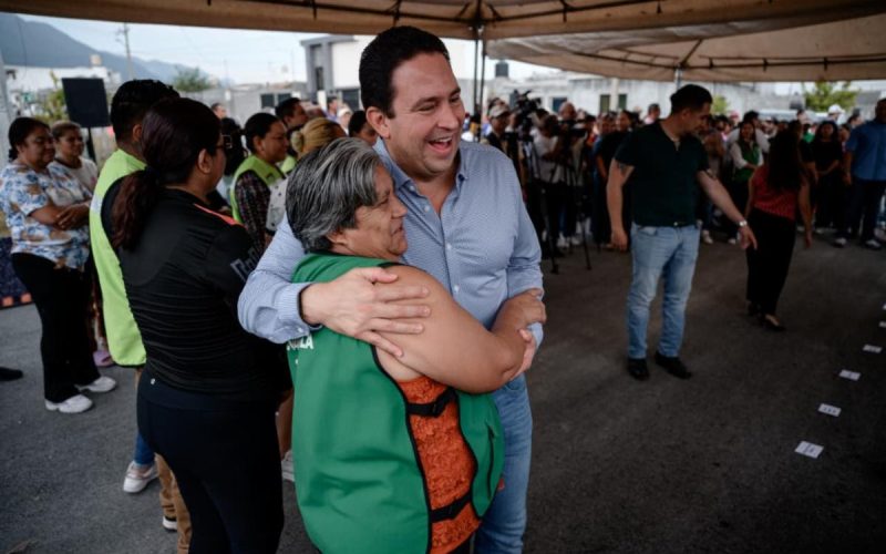 Entrega Javier Díaz más obras de pavimentación