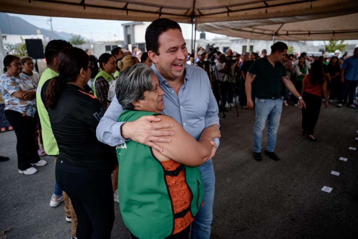 Entrega Javier Díaz más obras de pavimentación