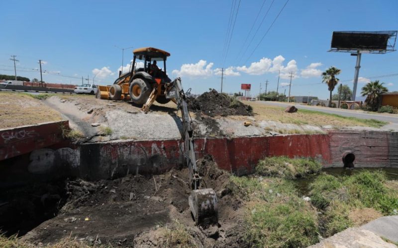 Arrancan programa de limpieza en los arroyos