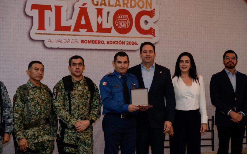 Reitera Javier Díaz compromiso y apoyos a Bomberos de Saltillo