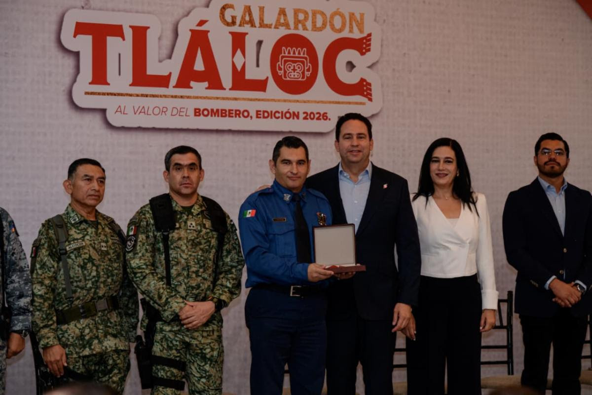 Reitera Javier Díaz compromiso y apoyos a Bomberos de Saltillo
