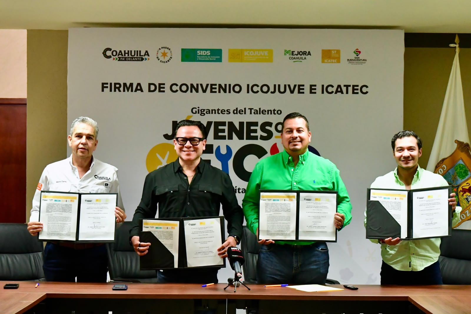 FIRMAN ICOJUVE E ICATEC CONVENIO PARA IMPULSAR A LAS JUVENTUDES DE COAHUILA