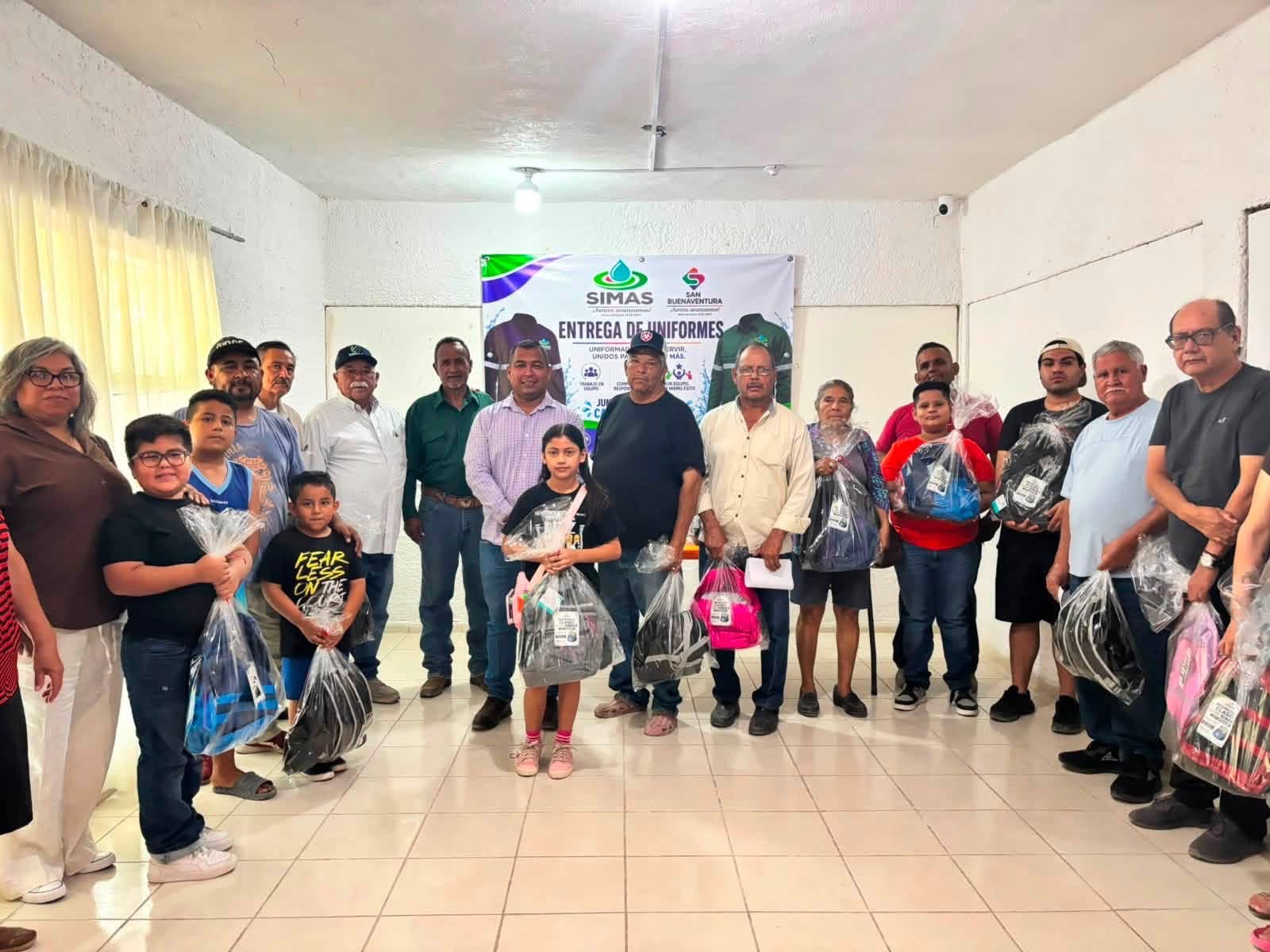 Premia SIMAS a usuarios cumplidos