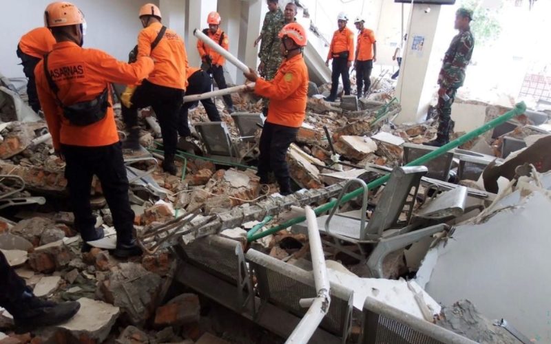 CONFIRMAN 47 MUERTOS POR SISMO EN INDONESIA