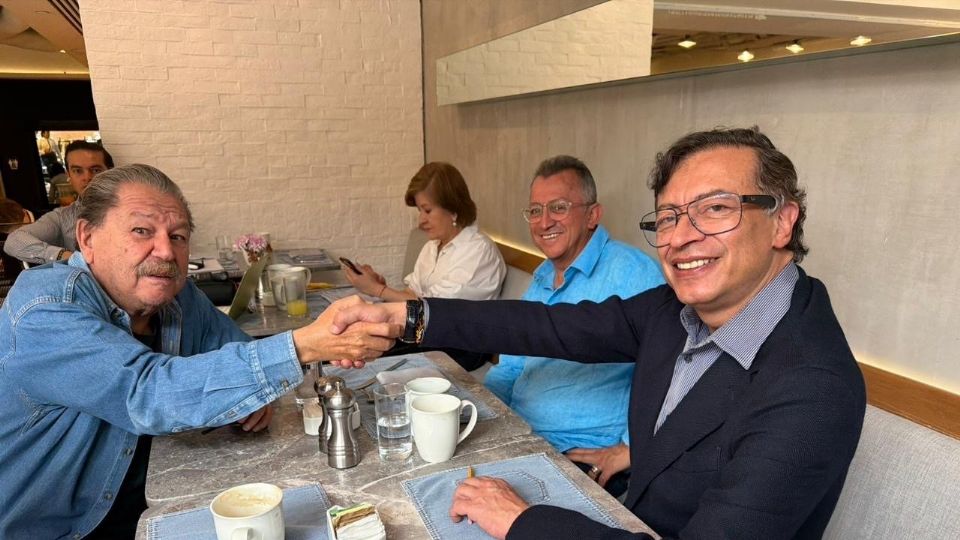 Publicará FCE-México libro a ex Presidente de Colombia