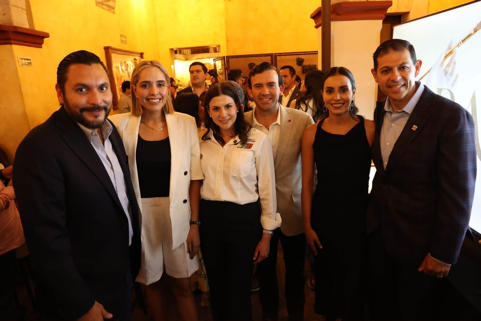 Realizan subasta a beneficio de la A.C. “Navidad en el Campo”
