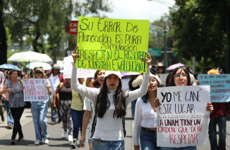 Protestan estudiantes seleccionados en UNAM