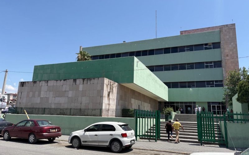 Justifican la falta de aire acondicionado en Clínica 7