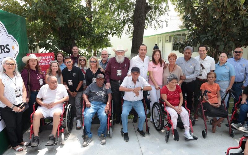Grapevine, Parras y Club Rotarios suman esfuerzos para entregar sillas de ruedas