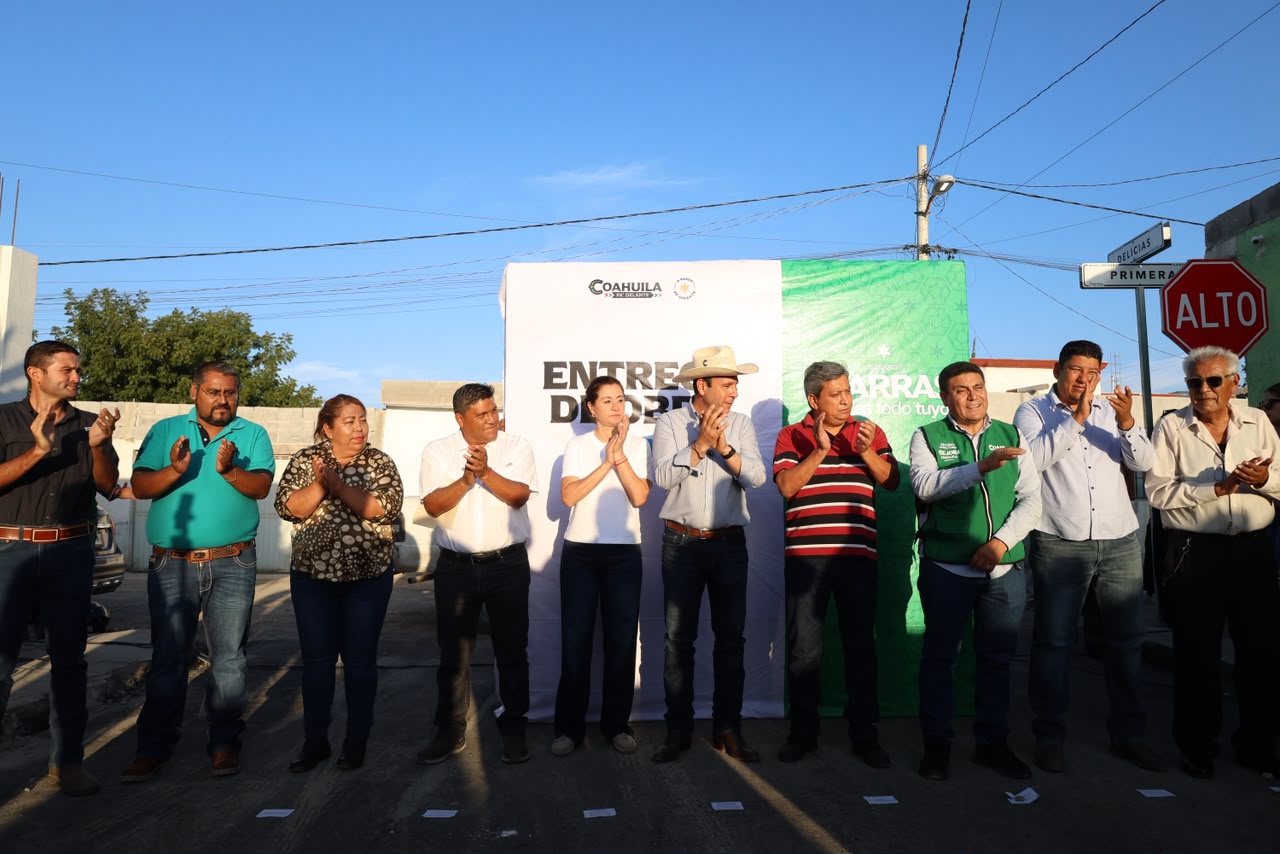Beneficia pavimentación a familias del poniente de Parras