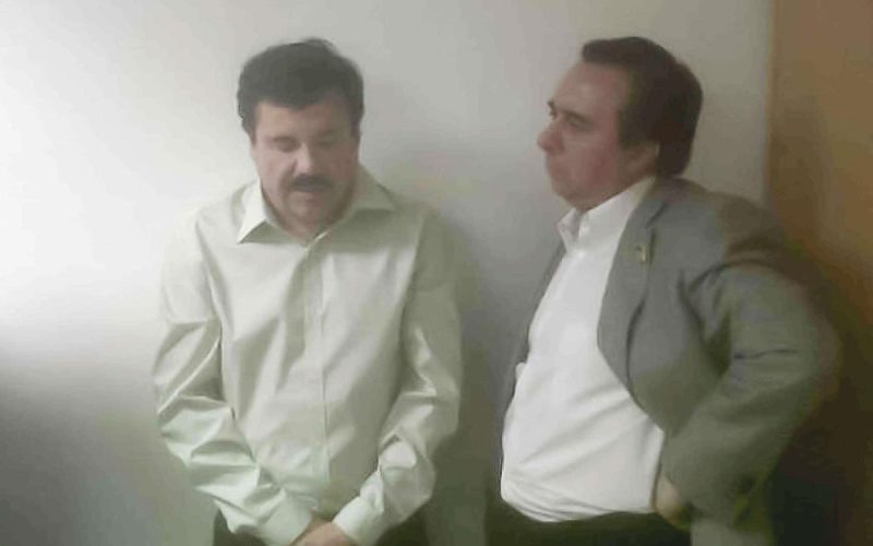 Surge foto de Tomás Zerón interrogando a «El Chapo»