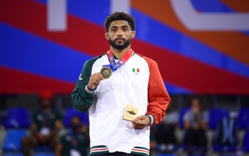 México obtiene histórico oro en lucha libre y supera barrera de 200 medallas en JCC