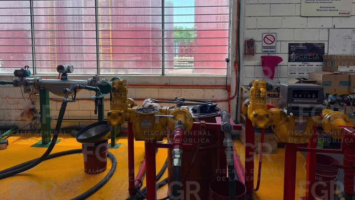 Encuentran almacén de ‘oro negro’ en Nuevo León: Aseguran 2.3 millones de litros de huachicol