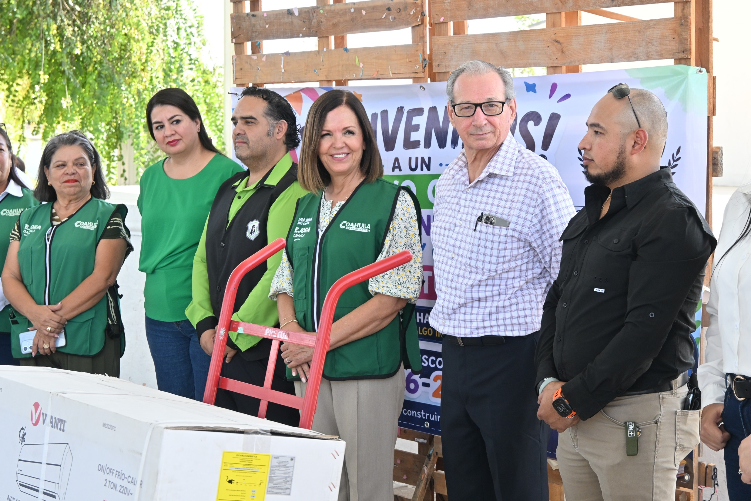 Sari Pérez gestiona apoyo con Conduit para dos escuelas de Frontera