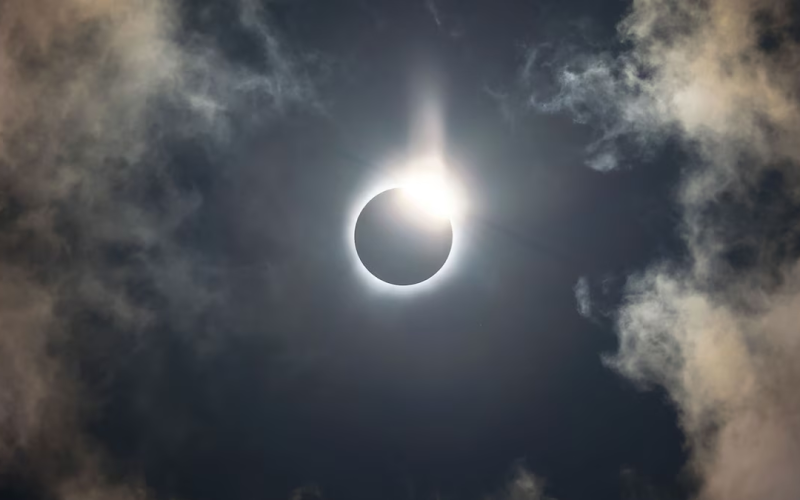 Eclipse total de Sol oscurecerá tres continentes el 12 de agosto: ¿Dónde se verá total y parcialmente?