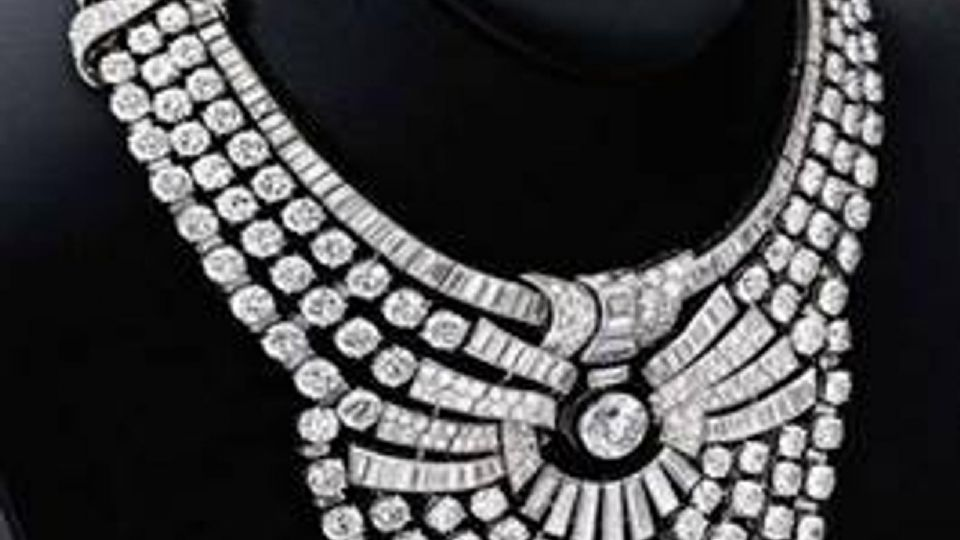 Roban collar de diamantes valuado en más de 4 millones de dólares en un museo de Viena