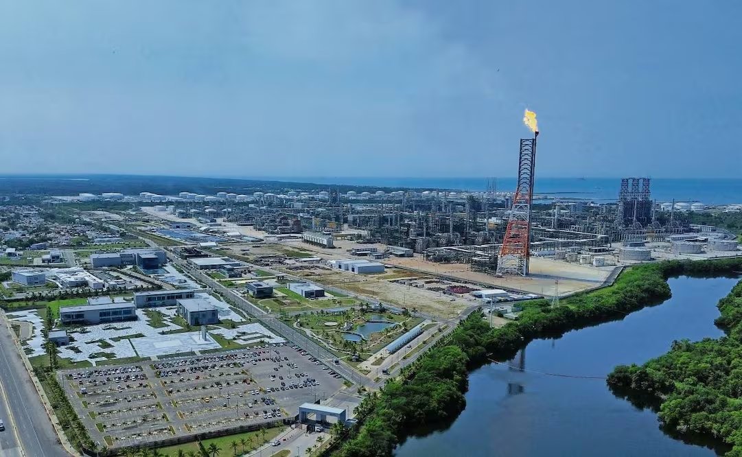 Dos Bocas cuesta el triple y opera a 41% de capacidad; variación se debe a mantenimiento e incidentes: Pemex