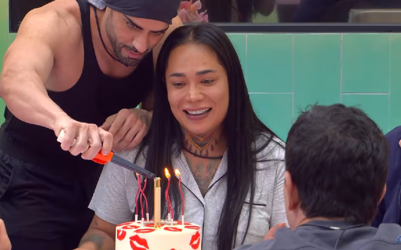 Karina Torres tiene un emotivo cumpleaños en «La casa de los famosos México»