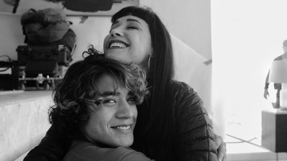Matías Gruener estrena nuevo EP musical y revela por qué no ha lanzado una canción con su mamá, Susana Zabaleta