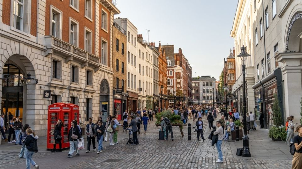 Ataque en Londres: cuatro personas resultan herid4s tras apuñal*miento en Covent Garden