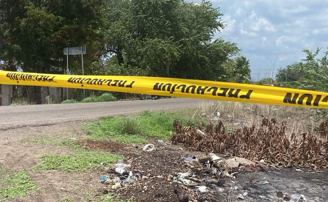 Hallan cu3rpo d*capitado sobre carretera de Tabasco; estaba acompañado de un mensaje amenazante
