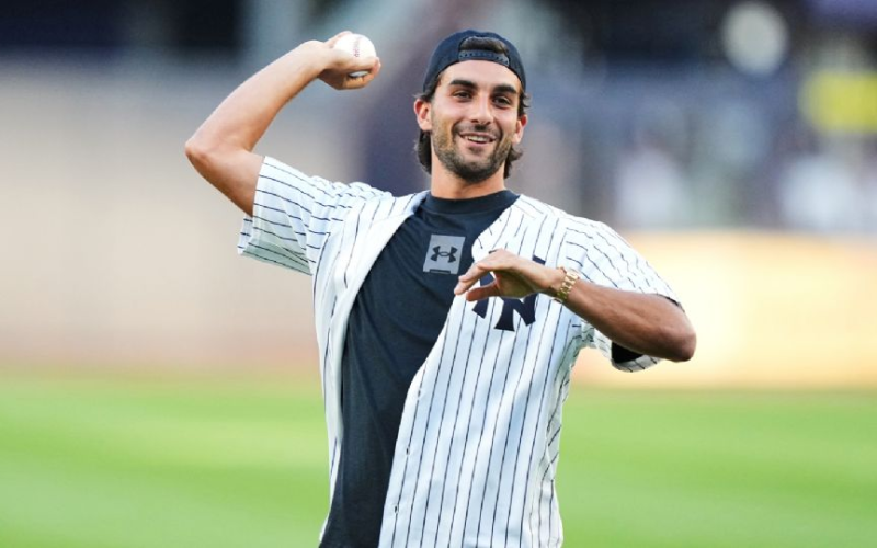 Ferran Torres, héroe de España en la Final del Mundial, lanza primera bola en Yankee Stadium en juego de la MLB